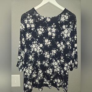 J.Jill Wearever Collection Navy Blue And White Floral Print Top Size 2X